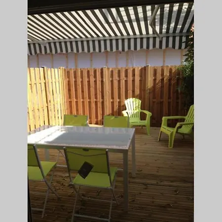 Les Logis Du Petit * لا تاسْتْ دو بوك