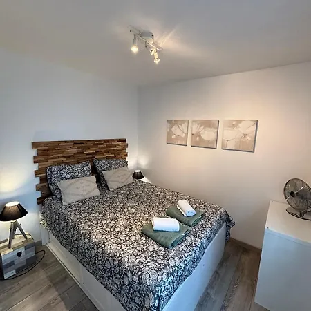 Les Logis Du Petit لا تاسْتْ دو بوك